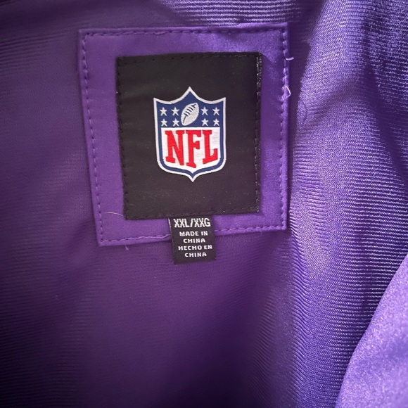 NFL Minnesota Vikings Purple Jacket with Black Label - Picture 6 of 6